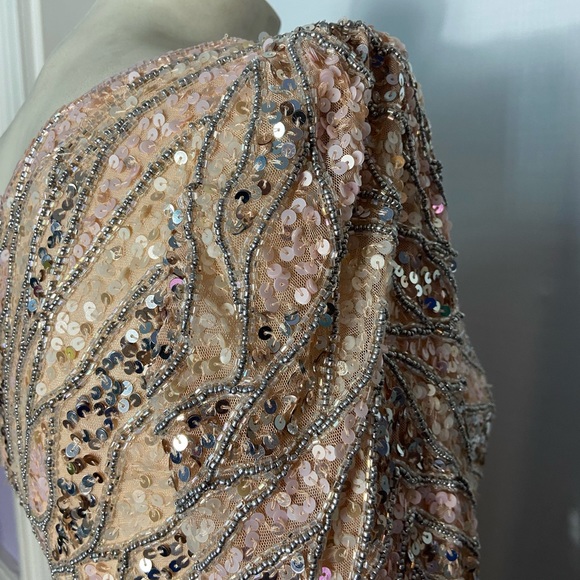 Mac Duggal EMBELLISHED ONE SLEEVE GOWN W/ SEQUIN BELT 8 / 14 - Picture 7 of 12